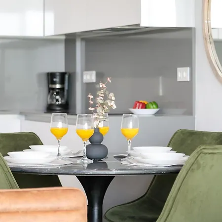 Arenales Terrace Refugee New With Pool And Gym *