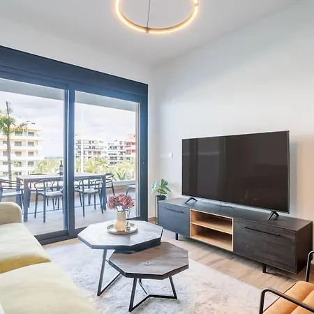 Arenales Terrace Refugee New With Pool And Gym Apartment