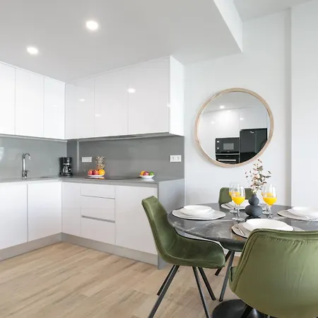 Arenales Terrace Refugee New With Pool And Gym Apartment Arenales del Sol